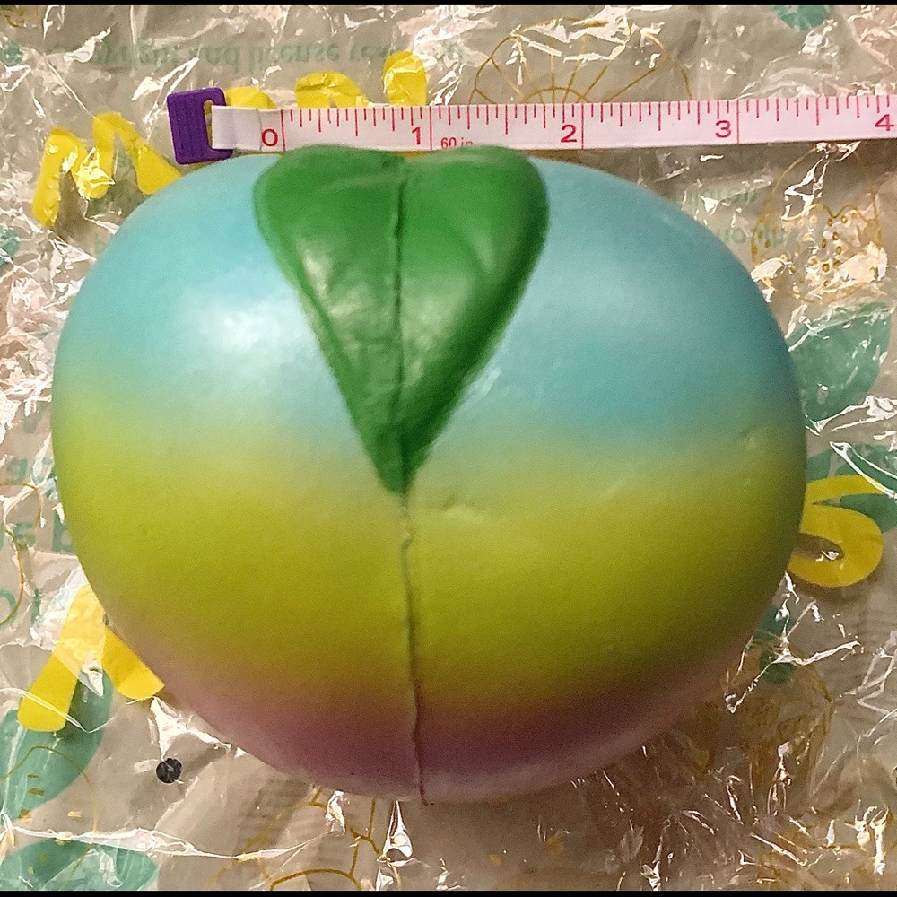 Squishy Peach βGiantβ - Picture 11 of 14
